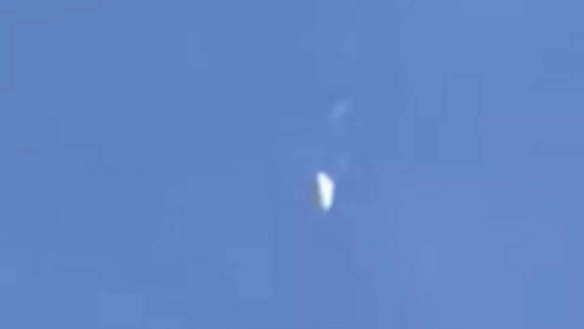 Caída del globo chino se estrella tras ser derribado por un caza F-22 estadounidense mientras sobrevolaba el océano Atlántico, el 4 de febrero de 2023 Caída del globo chino se estrella tras ser derribado por un caza F-22 estadounidense mientras sobrevolaba el océano Atlántico, el 4 de febrero de 2023 - Sputnik Mundo, 1920, 04.02.2023