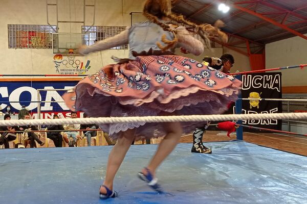 Cholitas luchadoras de El Alto, Bolivia - Sputnik Mundo