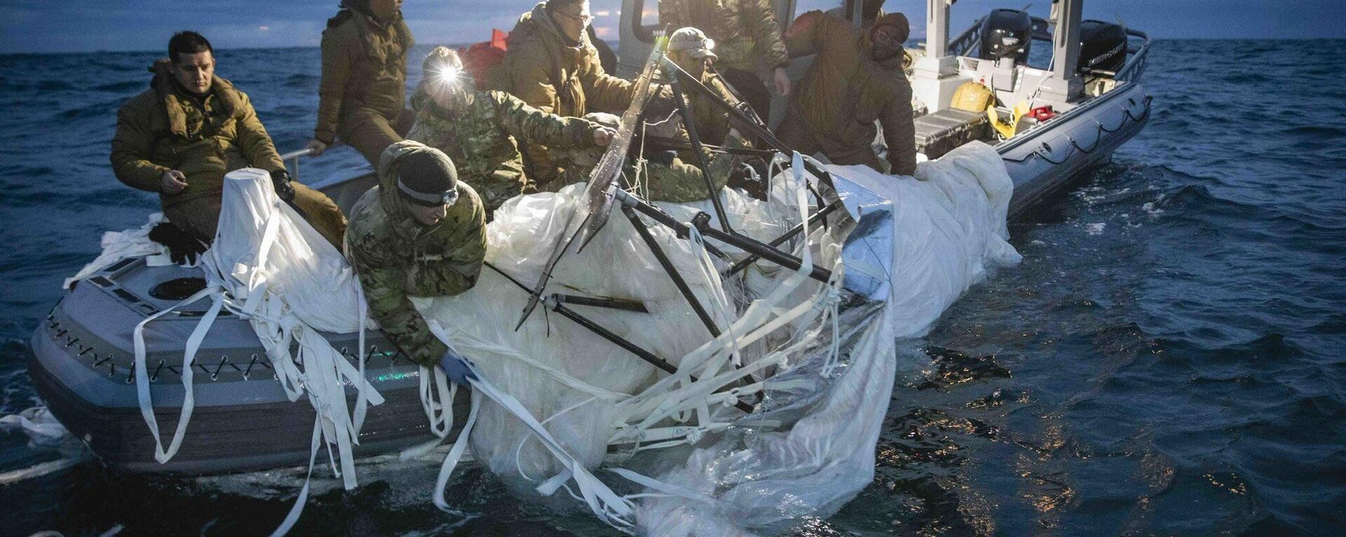 La Armada de EEUU recoge los restos del globo chino  - Sputnik Mundo, 1920, 08.02.2023