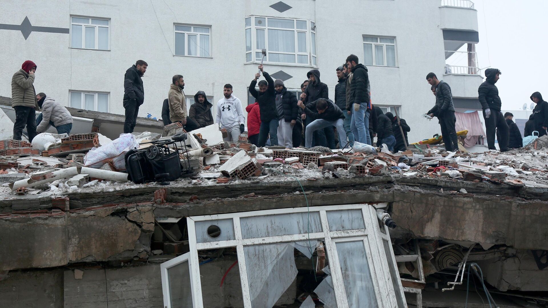 Operaciones de rescate en Turquía Operaciones de rescate en Turquía - Sputnik Mundo, 1920, 08.02.2023