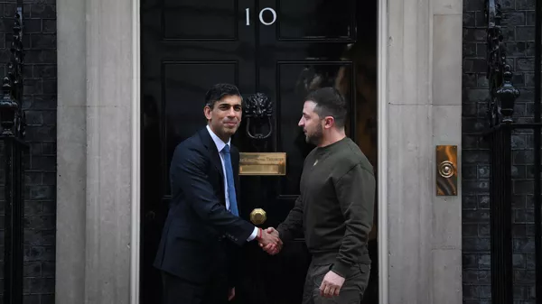 El primer ministro británico, Rishi Sunak, y el presidente ucraniano, Volodímir Zelenski - Sputnik Mundo