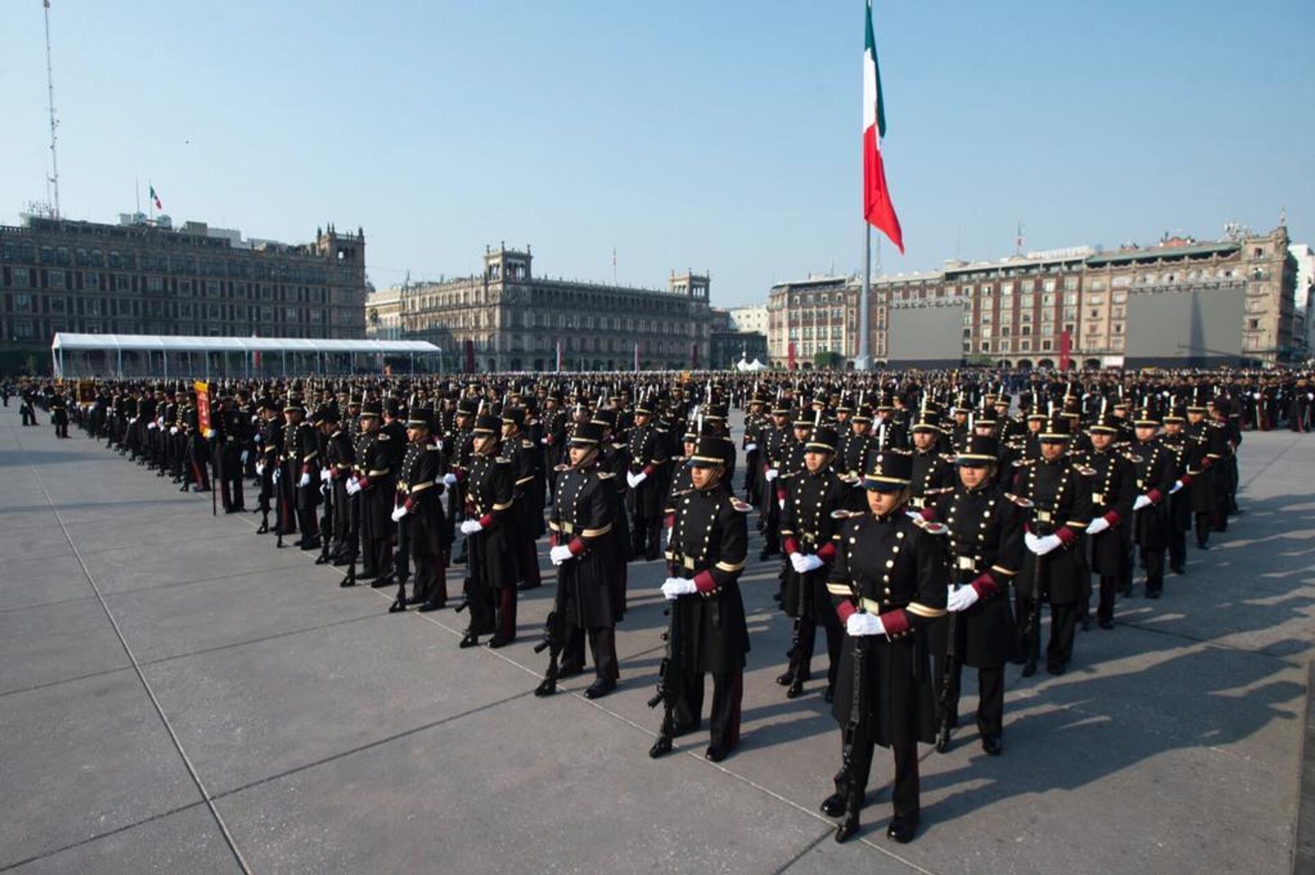 Cadetes realizaron honores a la bandera.  - Sputnik Mundo, 1920, 09.02.2023
