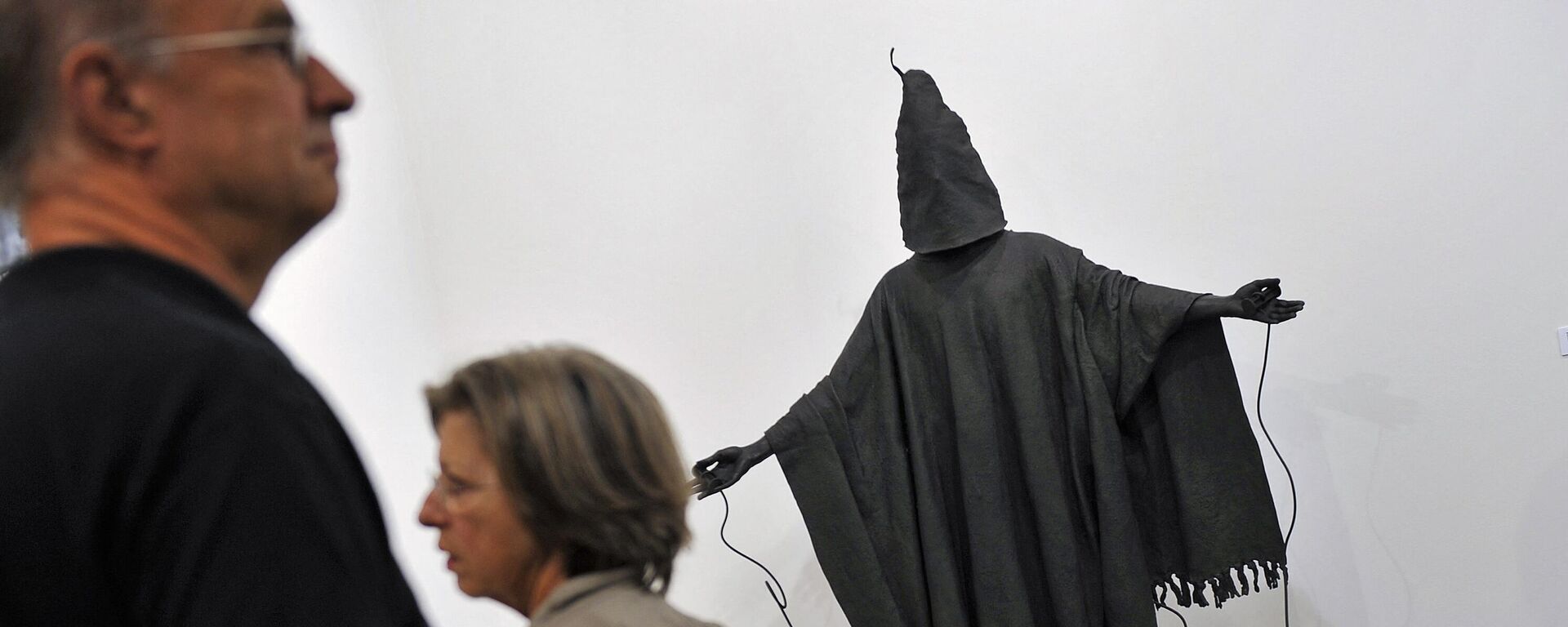 Exposición artística en Suiza a cargo del artista Marc Quinn sobre personas torturadas en Irak por EEUU. - Sputnik Mundo, 1920, 10.02.2023