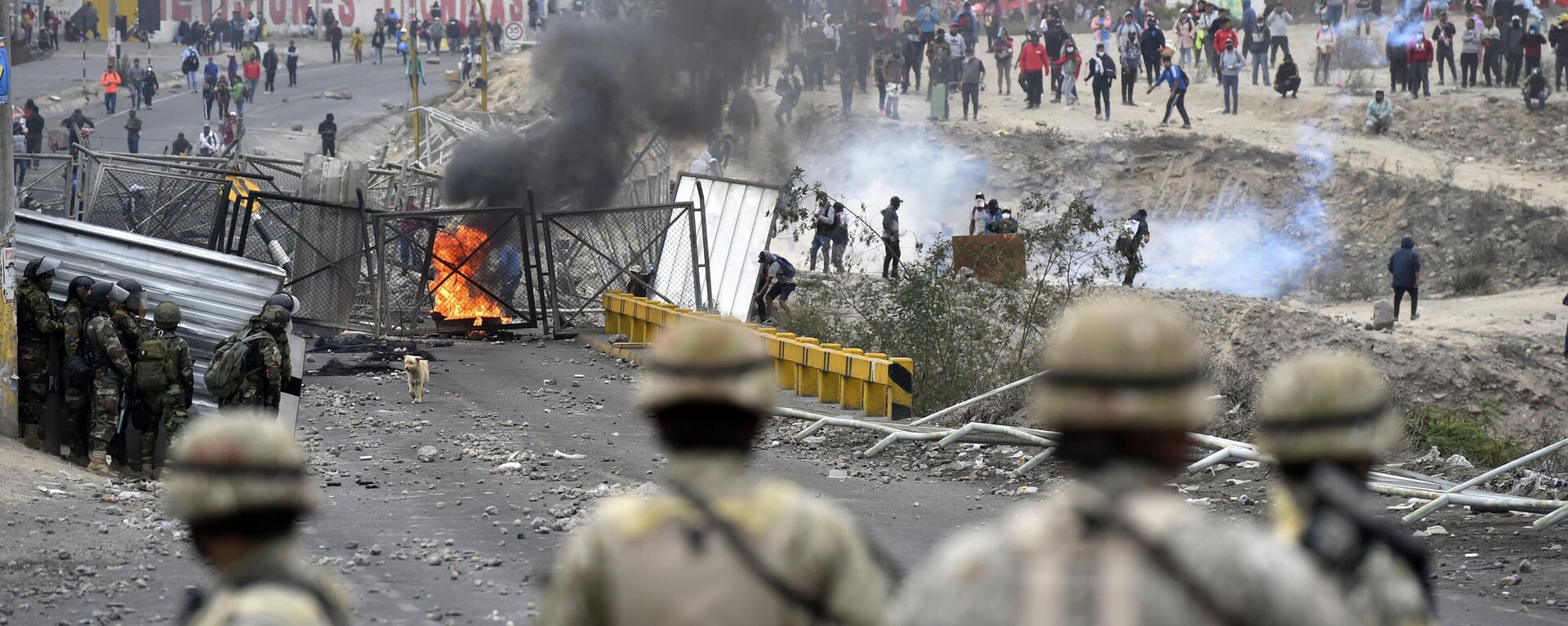 Choque de soldados con manifestantes antigubernamentales en Perú - Sputnik Mundo, 1920, 18.07.2023