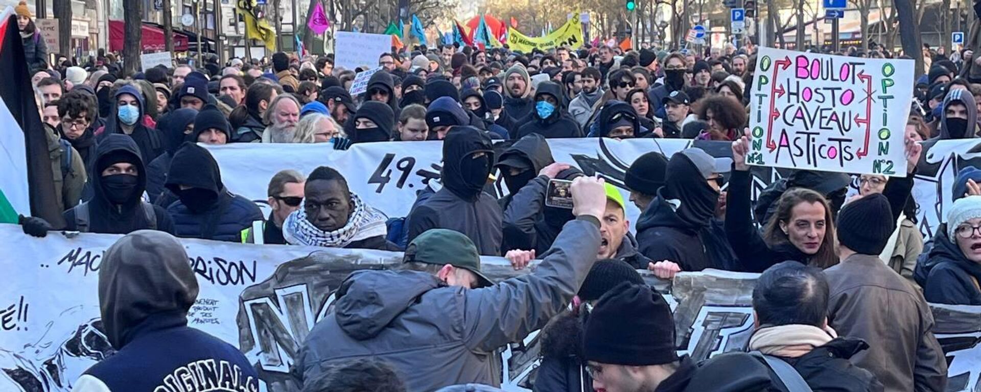 Las protestas contra la reforma de pensiones en París, Francia - Sputnik Mundo, 1920, 24.01.2024