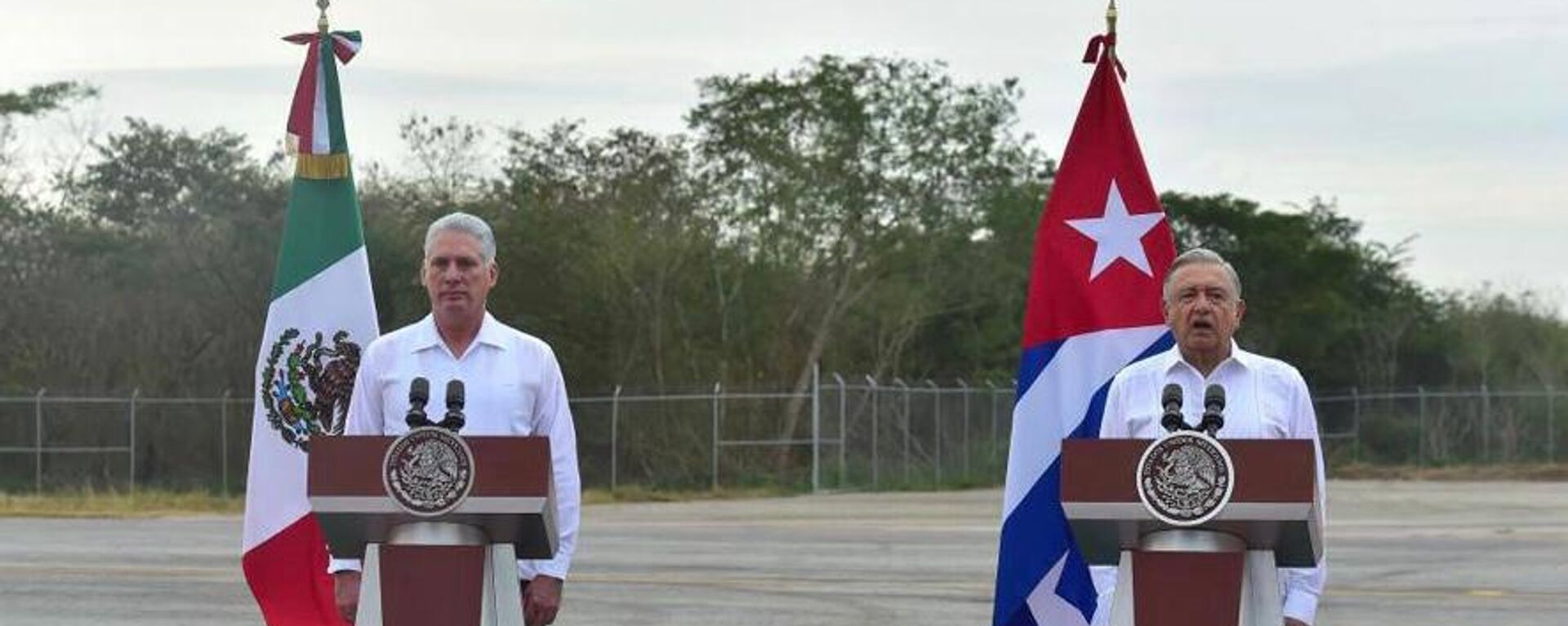 El presidente de Cuba, Miguel Díaz-Canel, y su homólogo mexicano, Andrés Manuel López Obrador - Sputnik Mundo, 1920, 11.02.2023