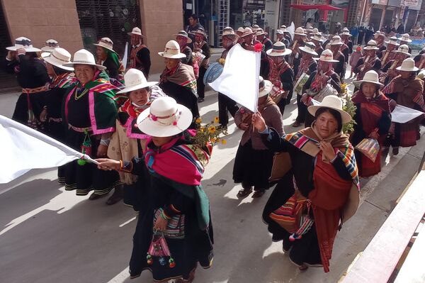 Comunidades indígenas celebran el Anata andino en Oruro - Sputnik Mundo