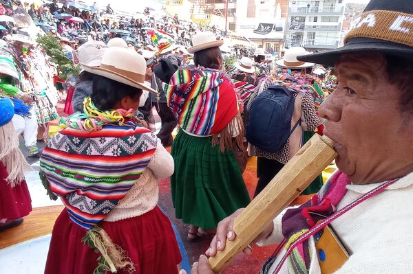 Comunidades indígenas celebran el Anata andino en Oruro - Sputnik Mundo