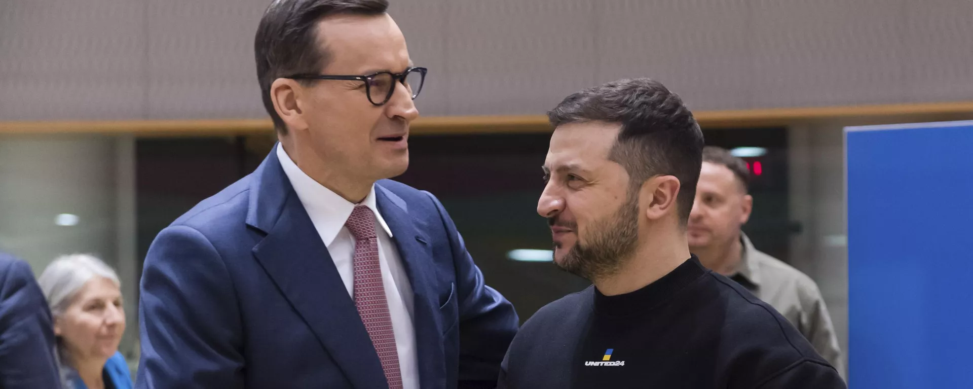 El primer ministro polaco, Mateusz Morawiecki (izquierda) y el presidente ucraniano, Volodímir Zelenski El primer ministro polaco, Mateusz Morawiecki (izquierda) y el presidente ucraniano, Volodímir Zelenski - Sputnik Mundo, 1920, 24.09.2023
