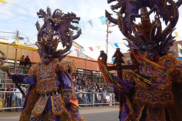 El inicio del carnaval más grande de Bolivia en Oruro - Sputnik Mundo