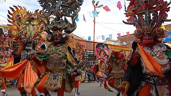 El inicio del carnaval más grande de Bolivia en Oruro - Sputnik Mundo