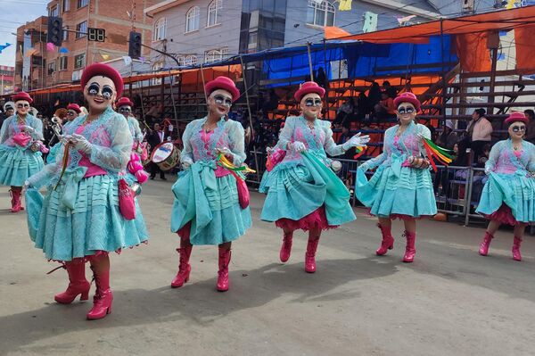 El inicio del carnaval más grande de Bolivia en Oruro - Sputnik Mundo