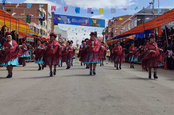 El inicio del carnaval más grande de Bolivia en Oruro - Sputnik Mundo