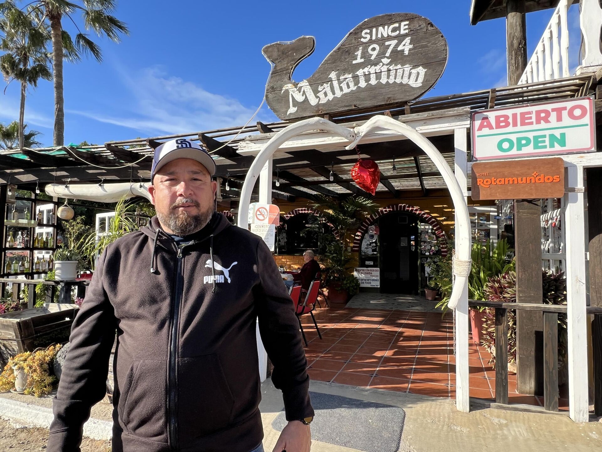 El restaurantero Antonio Achoy fomenta la visita turística a los puntos en que se vislumbra la ballena gris - Sputnik Mundo, 1920, 20.02.2023