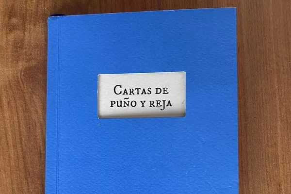 Portada del libro 'Cartas de puño y reja', de la periodista Carolina Calle Portada del libro 'Cartas de puño y reja', de la periodista Carolina Calle - Sputnik Mundo