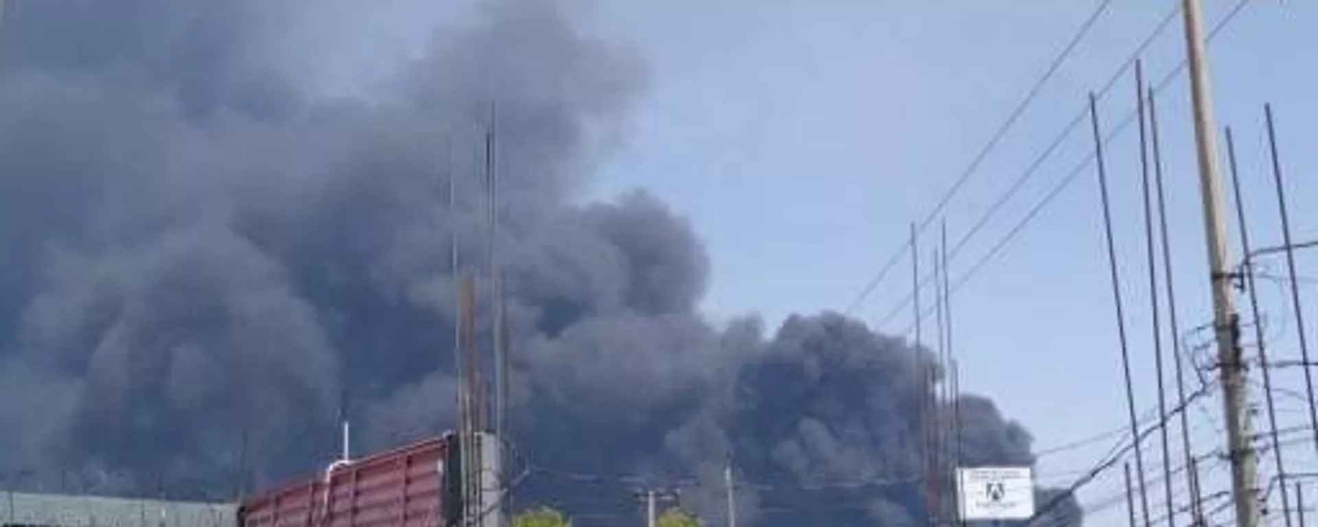 Incendio de fábrica de plástico en Ecatepec, Estado de México Incendio de fábrica de plástico en Ecatepec, Estado de México - Sputnik Mundo, 1920, 28.02.2023