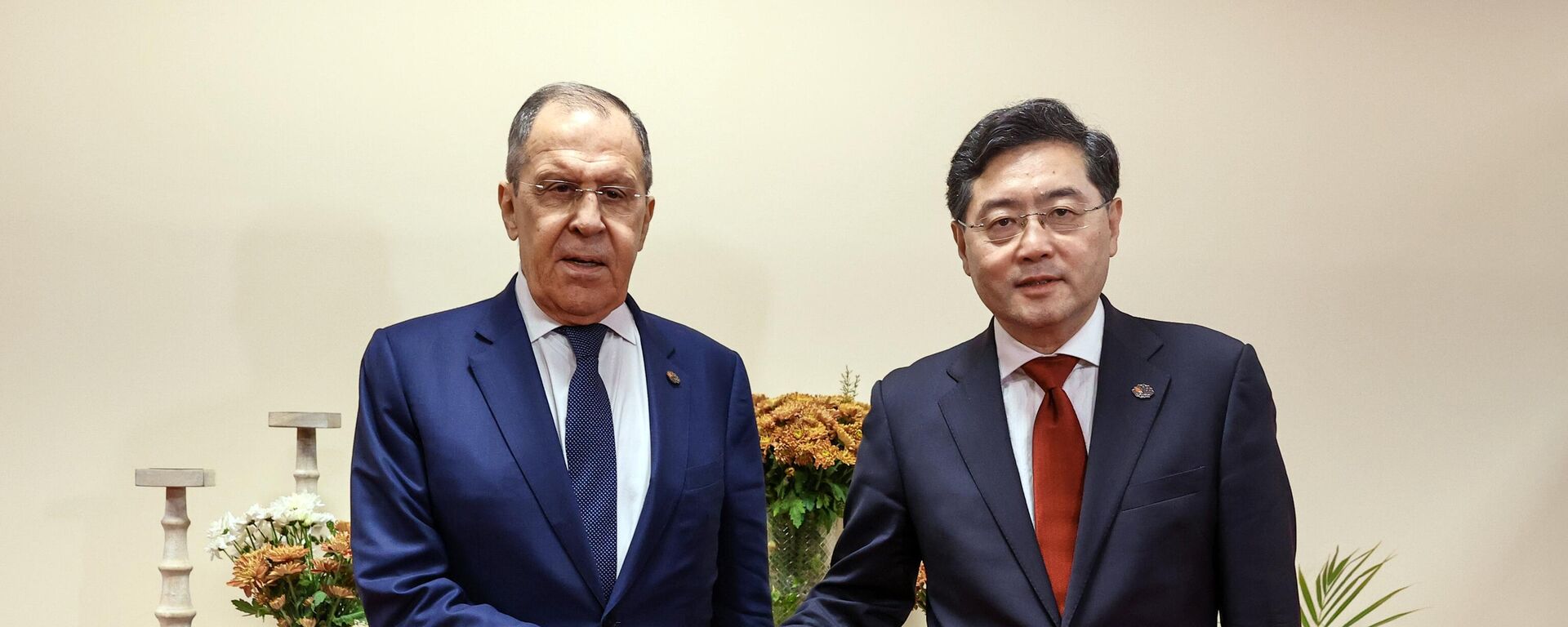 Reunión entre el canciller ruso, Serguéi Lavrov, y su homólogo chino, Qin Gang - Sputnik Mundo, 1920, 02.03.2023