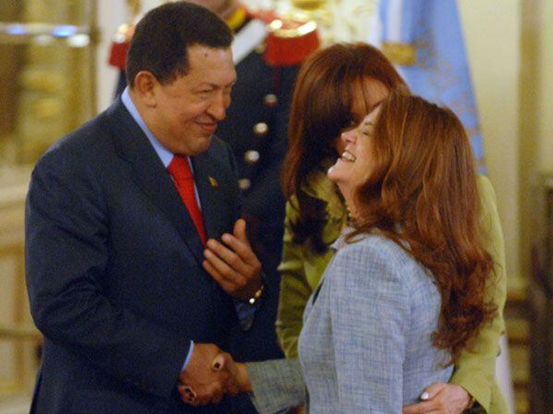 La exembajadora argentina en Venezuela, Alicia Castro, con Hugo Chávez - Sputnik Mundo, 1920, 04.03.2023