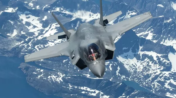Avión de combate de la Fuerza Aérea Real de la monarquía británica - Sputnik Mundo