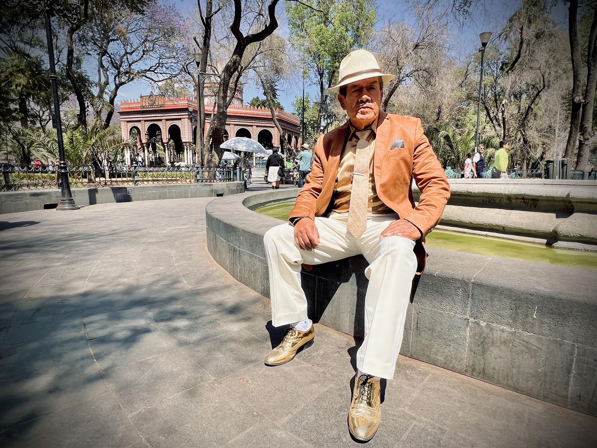 Maximino Cisneros, uno de los bailadores que acude a la explanada de la Santa María la Ribera - Sputnik Mundo, 1920, 08.03.2023