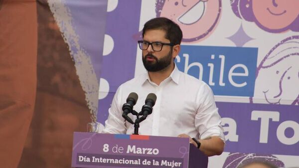 Gabriel Boric, el presidente de Chile, habla durante en conferencia de prensa, el 8 de marzo de 2023  - Sputnik Mundo