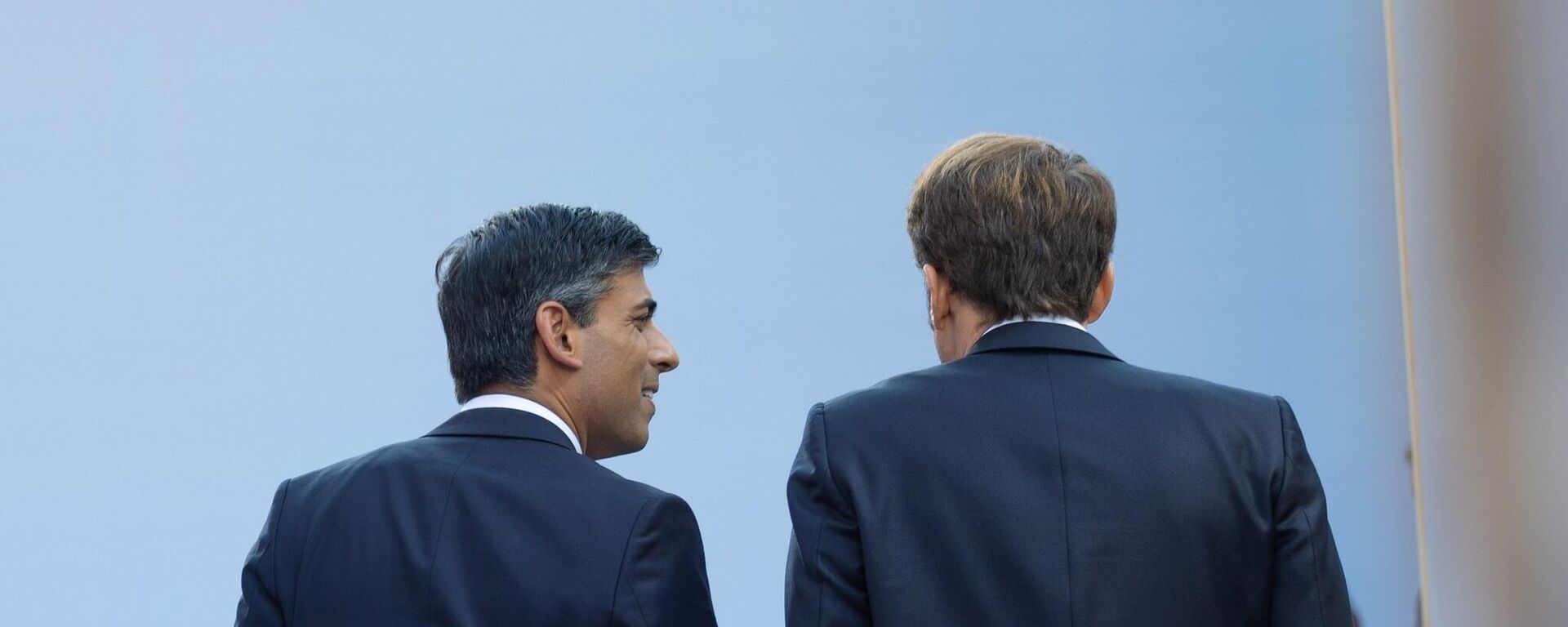 El primer ministro del Reino Unido, Rishi Sunak, y el presidente francés, Emmanuel Macron - Sputnik Mundo, 1920, 10.03.2023