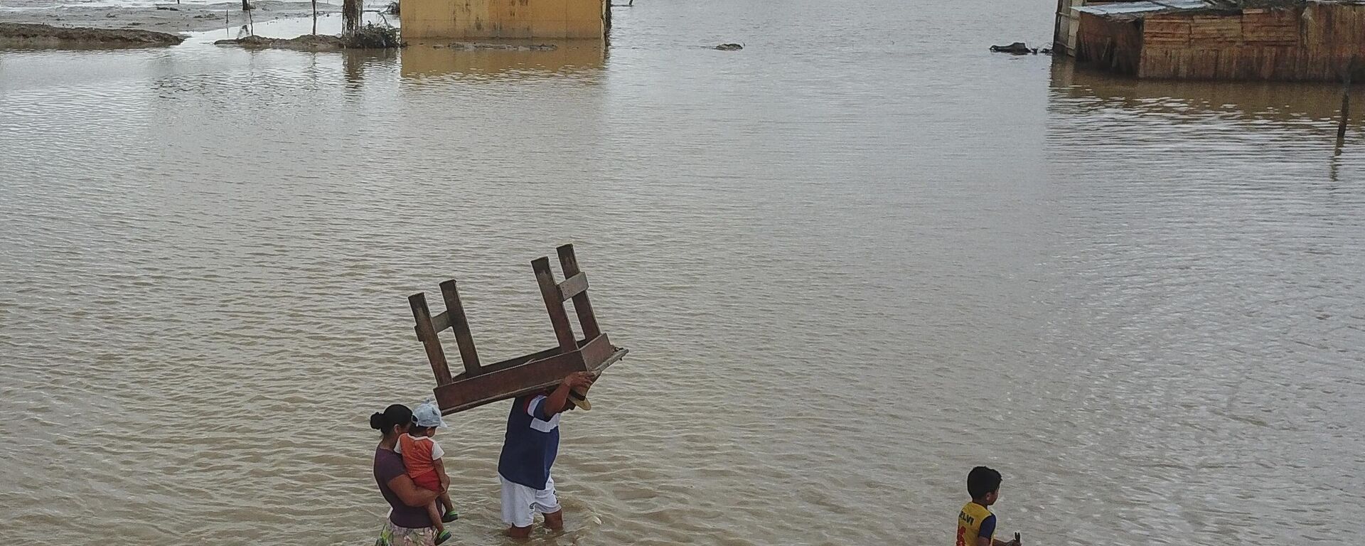 Personas afectadas tras el paso del ciclón Yaku en Perú  - Sputnik Mundo, 1920, 14.03.2023
