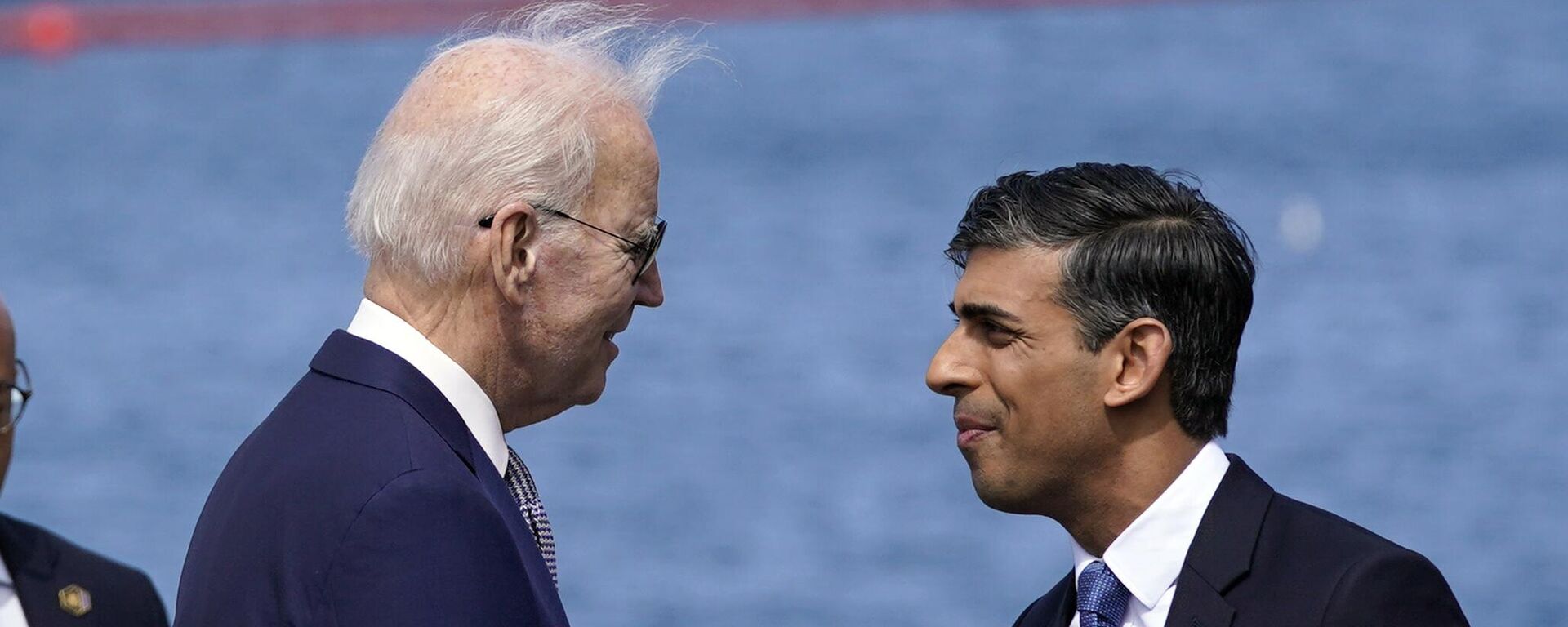 El presidente de Estados Unidos, Joe Biden, y el primer ministro del Reino Unido, Rishi Sunak - Sputnik Mundo, 1920, 30.08.2023