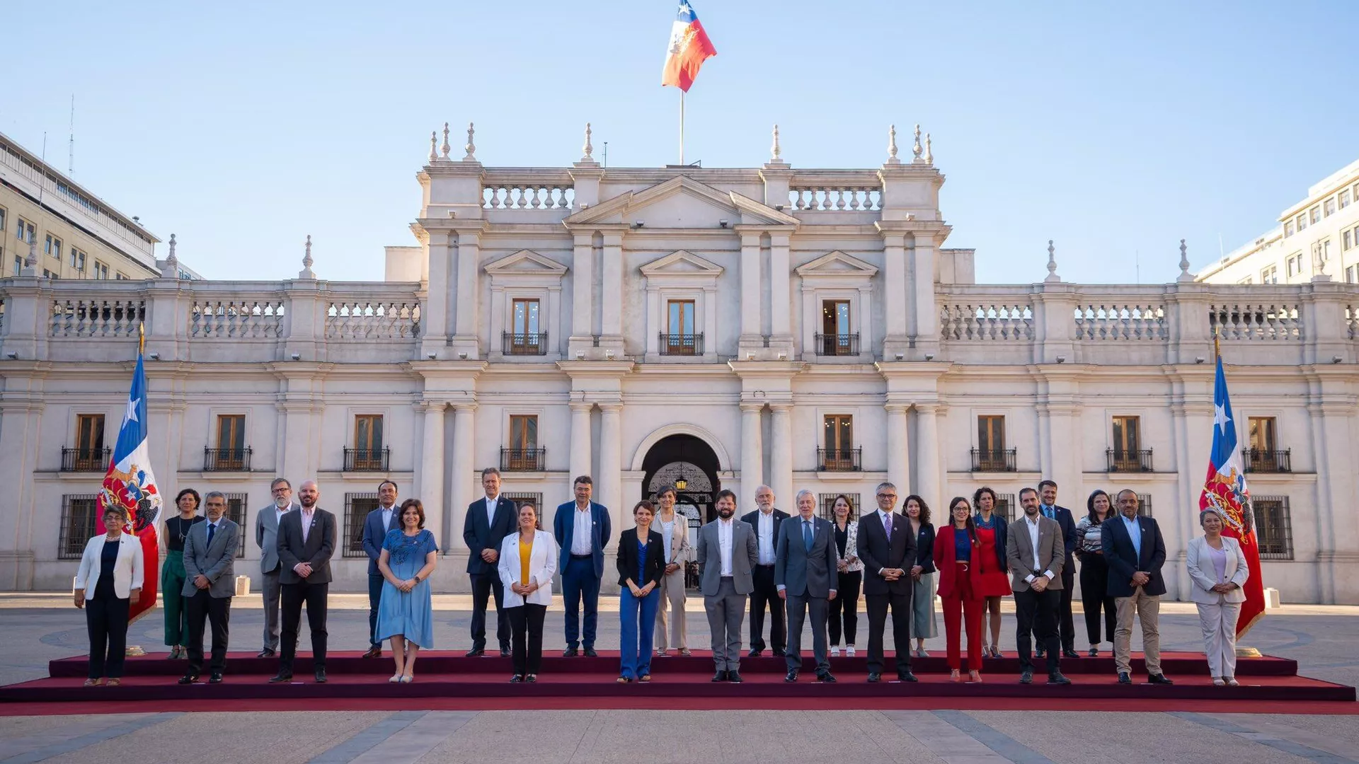 Presidente Gabriel Boric en compañía de su gabinete de Gobierno