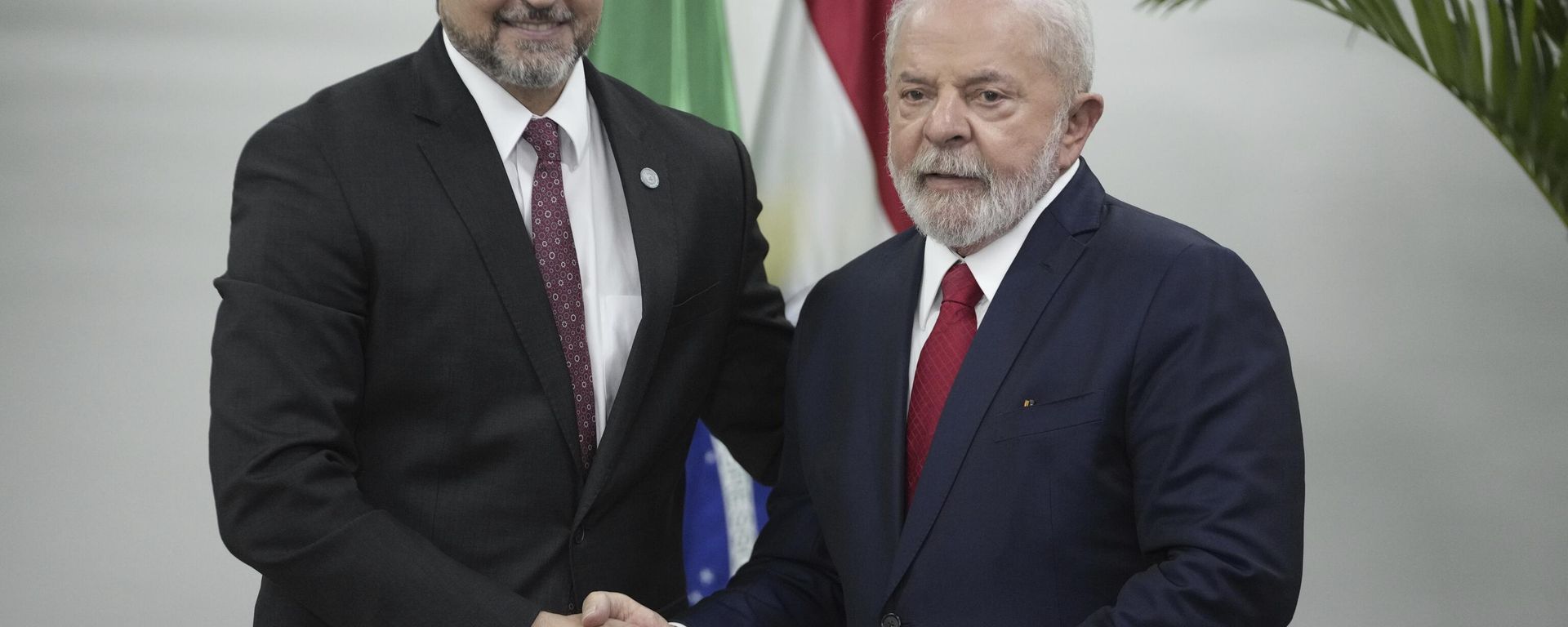 El presidente paraguayo, Mario Abdo Benítez, y brasileño, Luiz Inácio Lula da Silva, en Foz de Yguazú (sureste de Brasil), el 16 de marzo  - Sputnik Mundo, 1920, 16.03.2023
