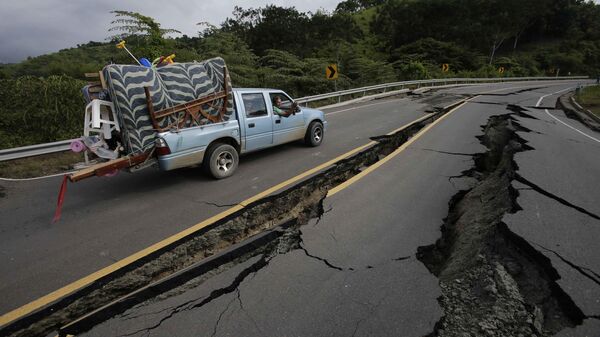 Un terremoto en Ecuador - Sputnik Mundo