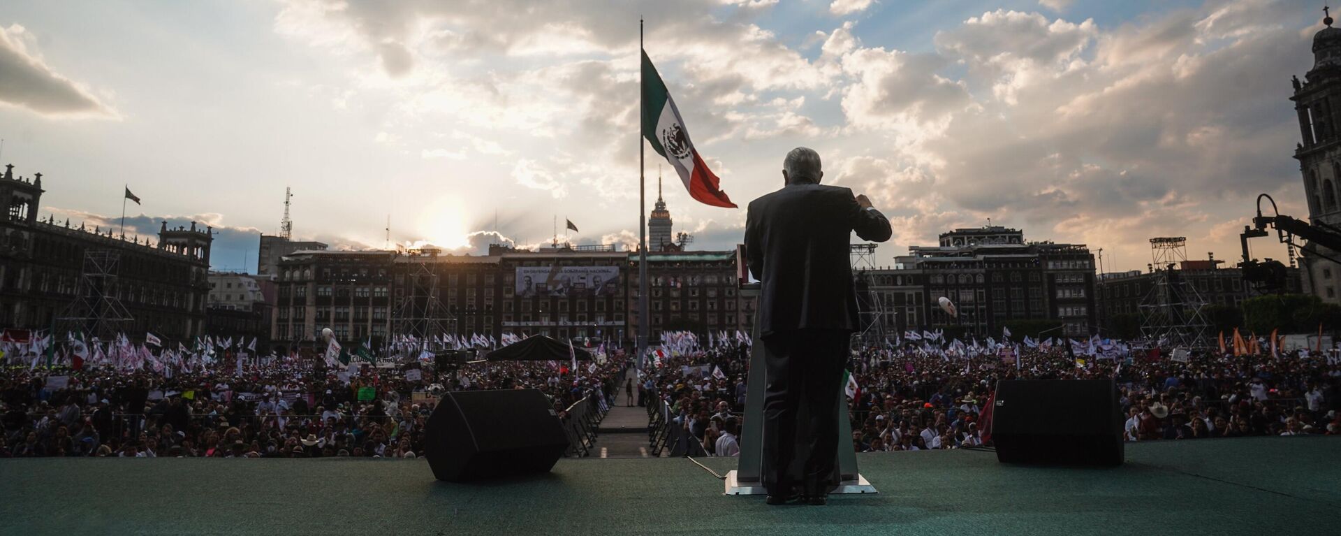 El presidente de México, Andrés Manuel López Obrador, durante la conmemoración del 85 aniversario de la Expropiación Petrolera, el 18 de marzo de 2023 - Sputnik Mundo, 1920, 19.03.2023