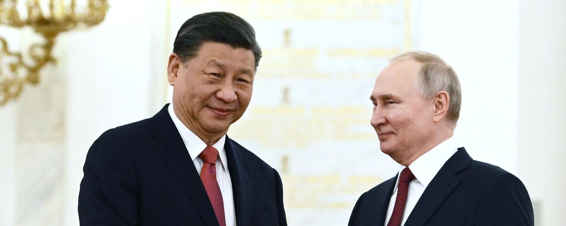 El presidente de China, Xi Jinping, y el presidente de Rusia, Vladímir Putin - Sputnik Mundo, 1920, 21.03.2023