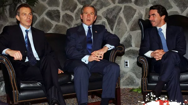 El ex primer ministro británico, Tony Blair, el expresidente de EEUU, George W. Bush y el expresidente del Gobierno de España, José María Aznar, - Sputnik Mundo