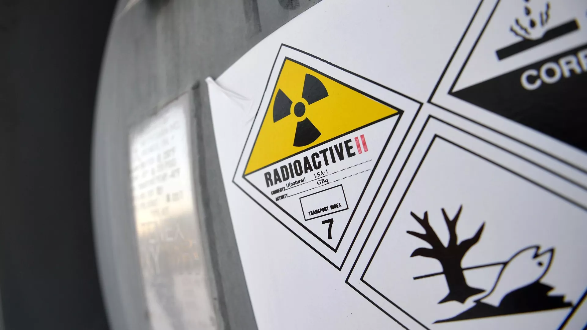 Contenedor de hexafluoruro de uranio empobrecido 