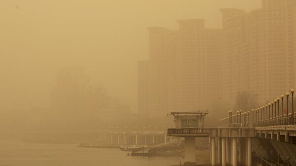 Tormenta de arena en China - Sputnik Mundo