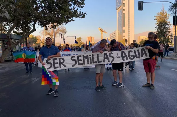 Festival por el Agua, movilización convocada por organizaciones sociales para una nueva legislación del agua en Chile. - Sputnik Mundo