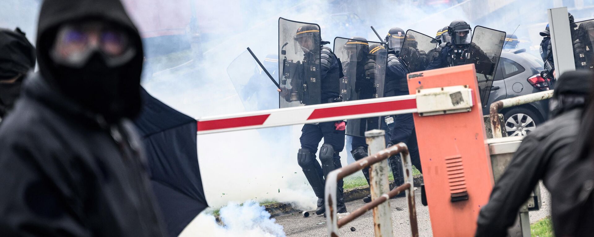Protestas en Francia contra la reforma de pensiones Protestas en Francia contra la reforma de pensiones - Sputnik Mundo, 1920, 24.03.2023