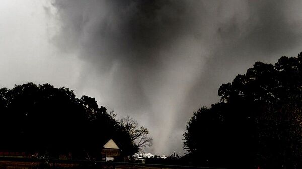 Tornado que azotó el estado de Misisipi, en el sur de Estados Unidos, la noche del 24 de marzo - Sputnik Mundo