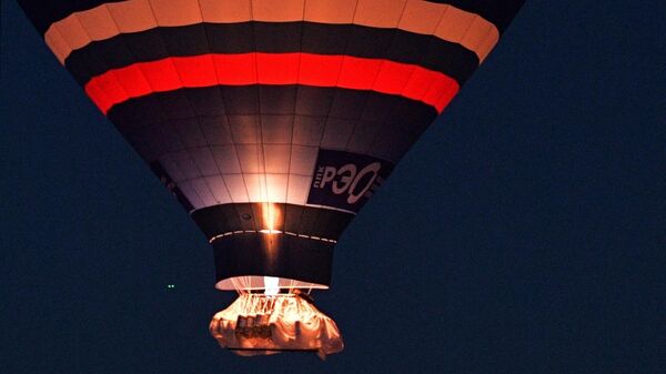 Los exploradores rusos Fiódor Kóniujov e Iván Meniailo realizaron un viaje sin escalas de 2.540 kilómetros en un globo de aire caliente - Sputnik Mundo