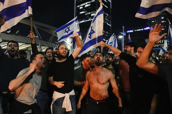 Las principales autopistas del país están bloqueadas. Están paralizados los vuelos del aeropuerto Ben Gurion debido a los disturbios. - Sputnik Mundo