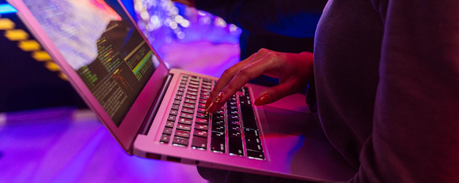 El espionaje por parte de empresas comerciales ya no es permitido por Estados Unidos. - Sputnik Mundo, 1920, 28.03.2023