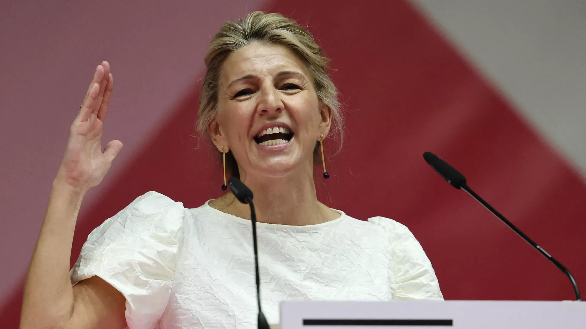 Yolanda Díaz, la ministra española de Trabajo, pronuncia un discurso durante un mitin el 2 de abril de 2023, en Madrid, para anunciar su candidatura a las elecciones generales de diciembre de 2023. Yolanda Díaz, la ministra española de Trabajo, pronuncia un discurso durante un mitin el 2 de abril de 2023, en Madrid, para anunciar su candidatura a las elecciones generales de diciembre de 2023. - Sputnik Mundo, 1920, 02.04.2023