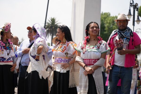 Las participantes asumen el nombre de una flor con el que son identificadas durante todo el certamen. - Sputnik Mundo