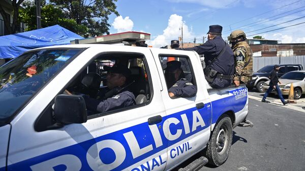 Policía salvadoreña (imagen referencial) - Sputnik Mundo