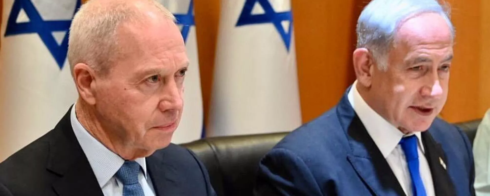 Yoav Gallant, ministro de Defensa de Israel, y Benjamin Netanyahu, primer ministro de Israel Yoav Gallant, ministro de Defensa de Israel, y Benjamin Netanyahu, primer ministro de Israel - Sputnik Mundo, 1920, 16.10.2023