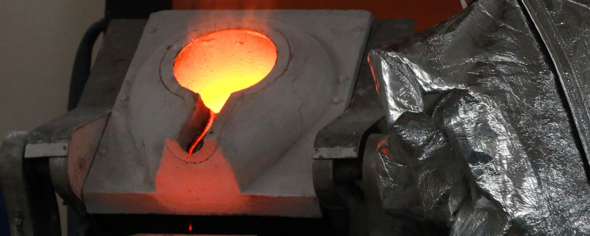 Obtención de un lingote de oro - Sputnik Mundo, 1920, 11.04.2023