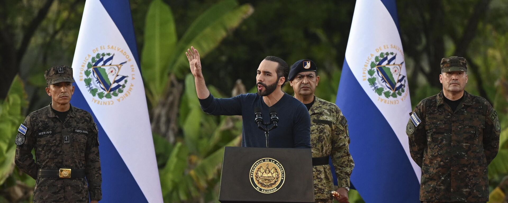 El presidente de El Salvador, Nayib Bukele, habla ante unos 14.000 soldados reunidos a las afueras de la ciudad de San Juan Opico, cerca de San Salvador, el 23 de noviembre de 2022.  - Sputnik Mundo, 1920, 07.06.2024