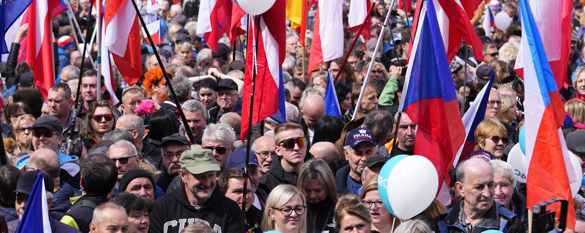 La manifestación contra el Gobierno en Praga - Sputnik Mundo, 1920, 16.04.2023