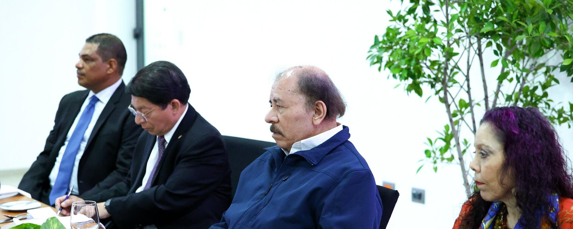 Daniel Ortega, presidente de Nicaragua, en una reunión con el canciller ruso, Serguéi Lavrov - Sputnik Mundo, 1920, 20.04.2023